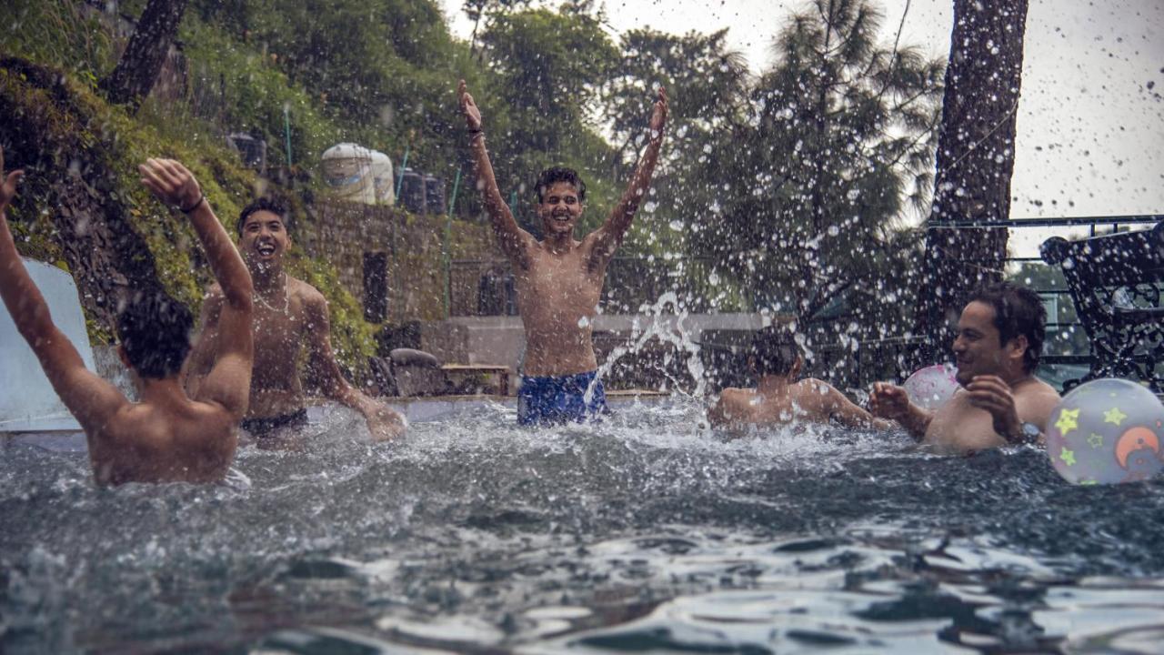 Safarmaina Resort Kasauli Eksteriør bilde