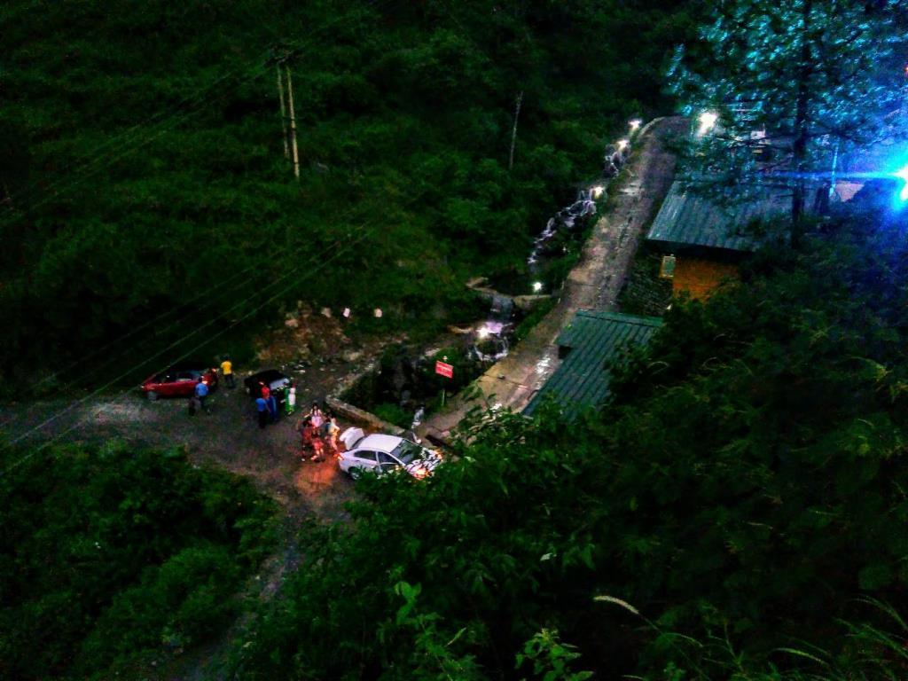 Safarmaina Resort Kasauli Eksteriør bilde