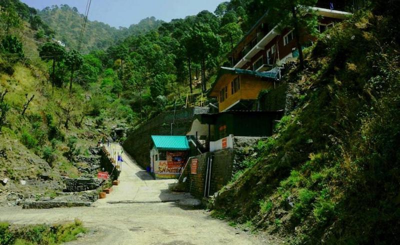 Safarmaina Resort Kasauli Eksteriør bilde