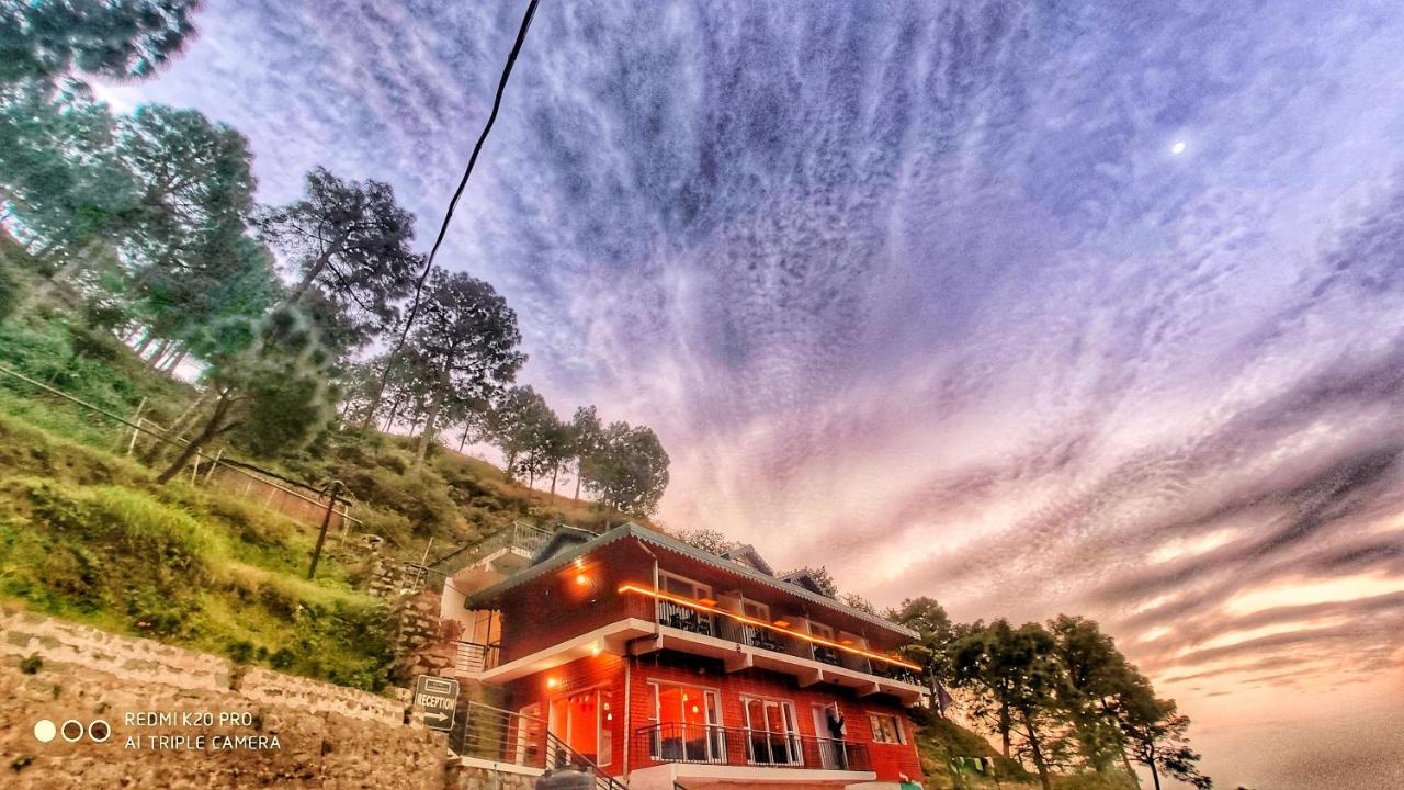 Safarmaina Resort Kasauli Eksteriør bilde