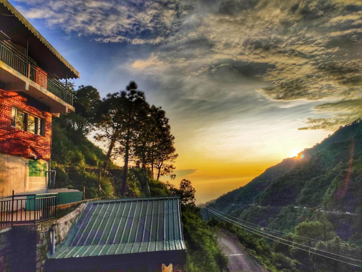 Safarmaina Resort Kasauli Eksteriør bilde
