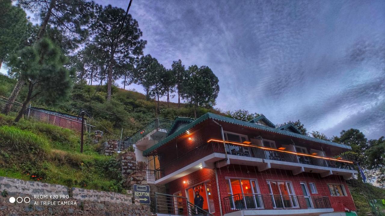 Safarmaina Resort Kasauli Eksteriør bilde